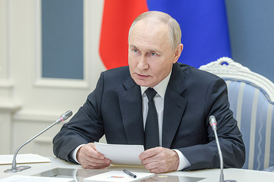 Путин в шутку спросил у учителя из Карелии, получил ли он "земский" миллион